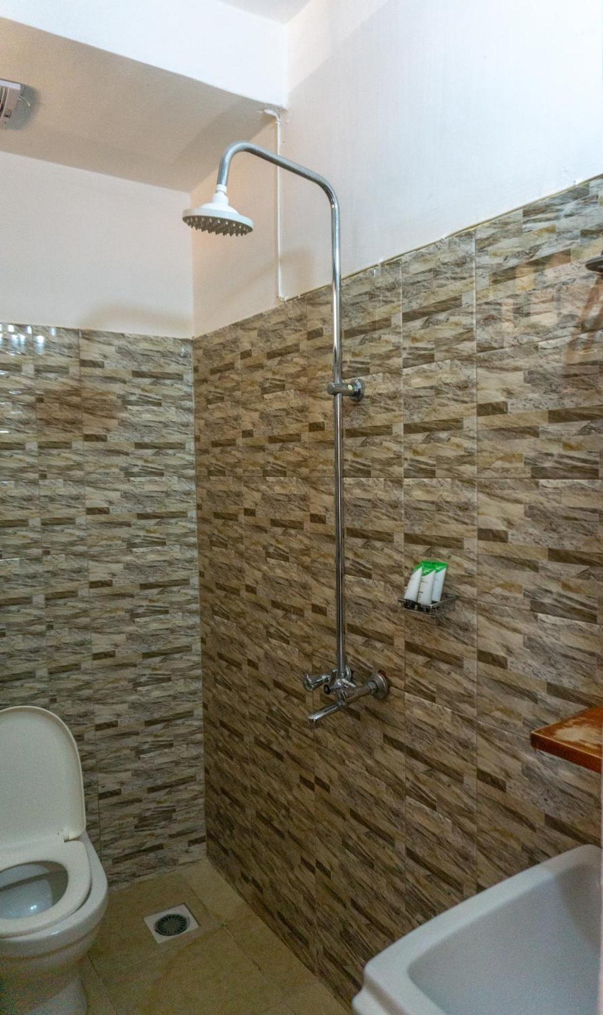 Lilac Elevate Inn Карату Екстериор снимка